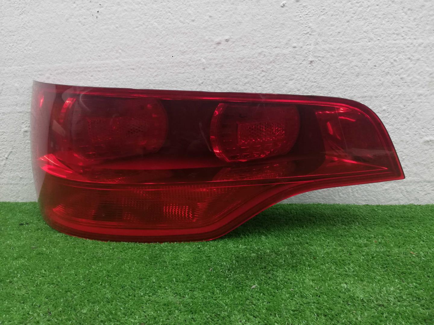 Фонарь задний внутренний левый