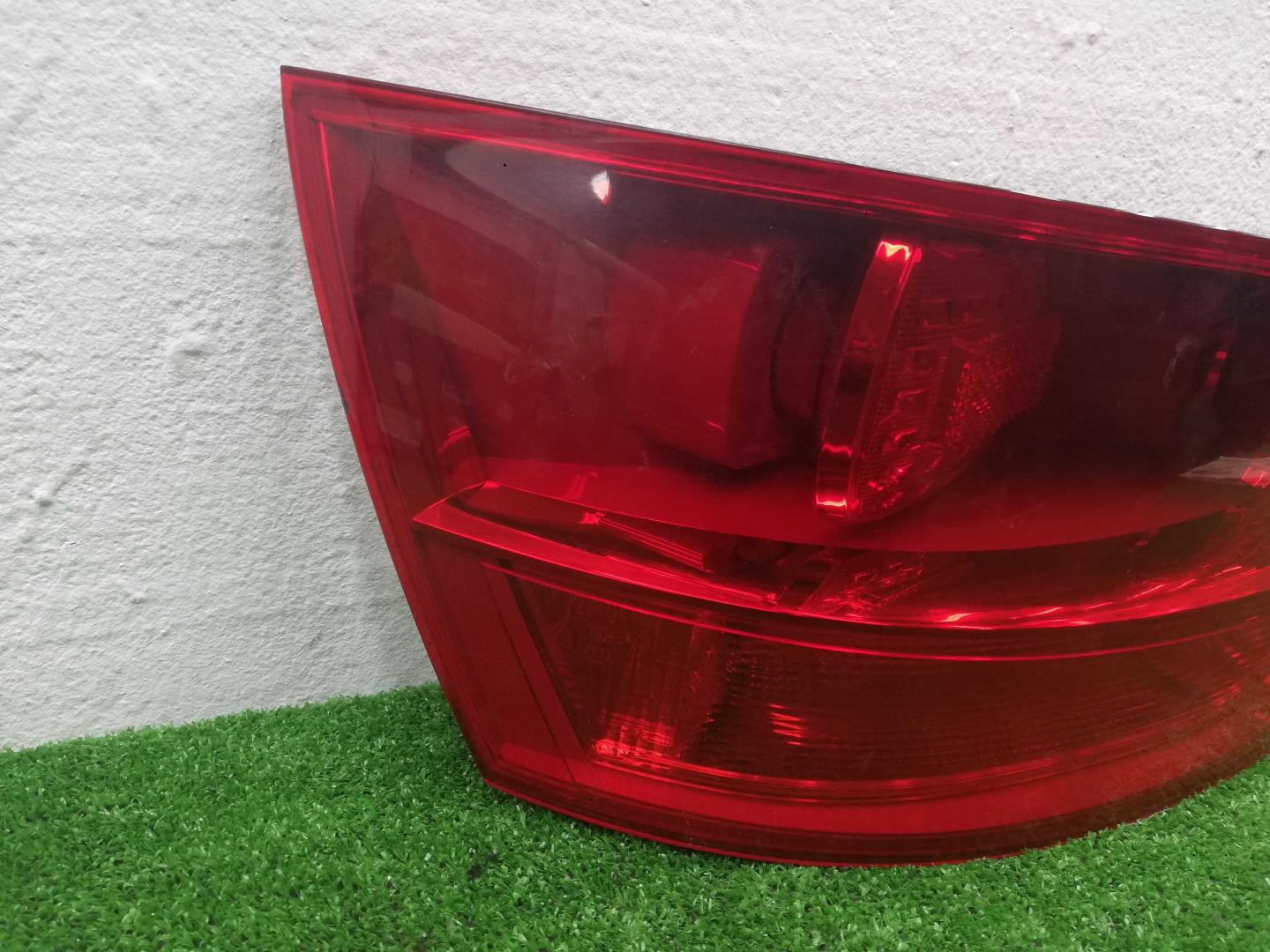 Фонарь задний внутренний левый