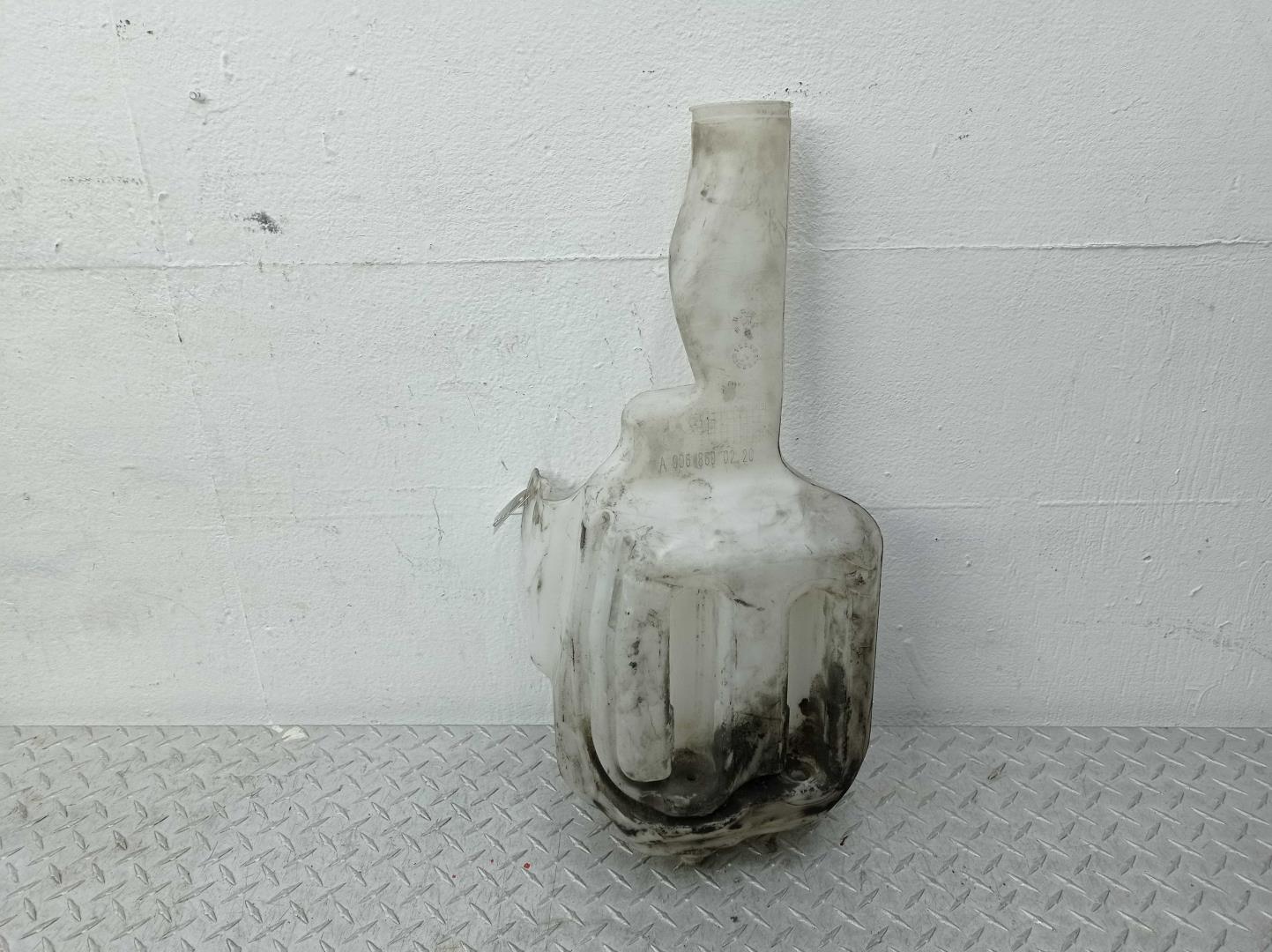 Бачок омывателя лобового стекла