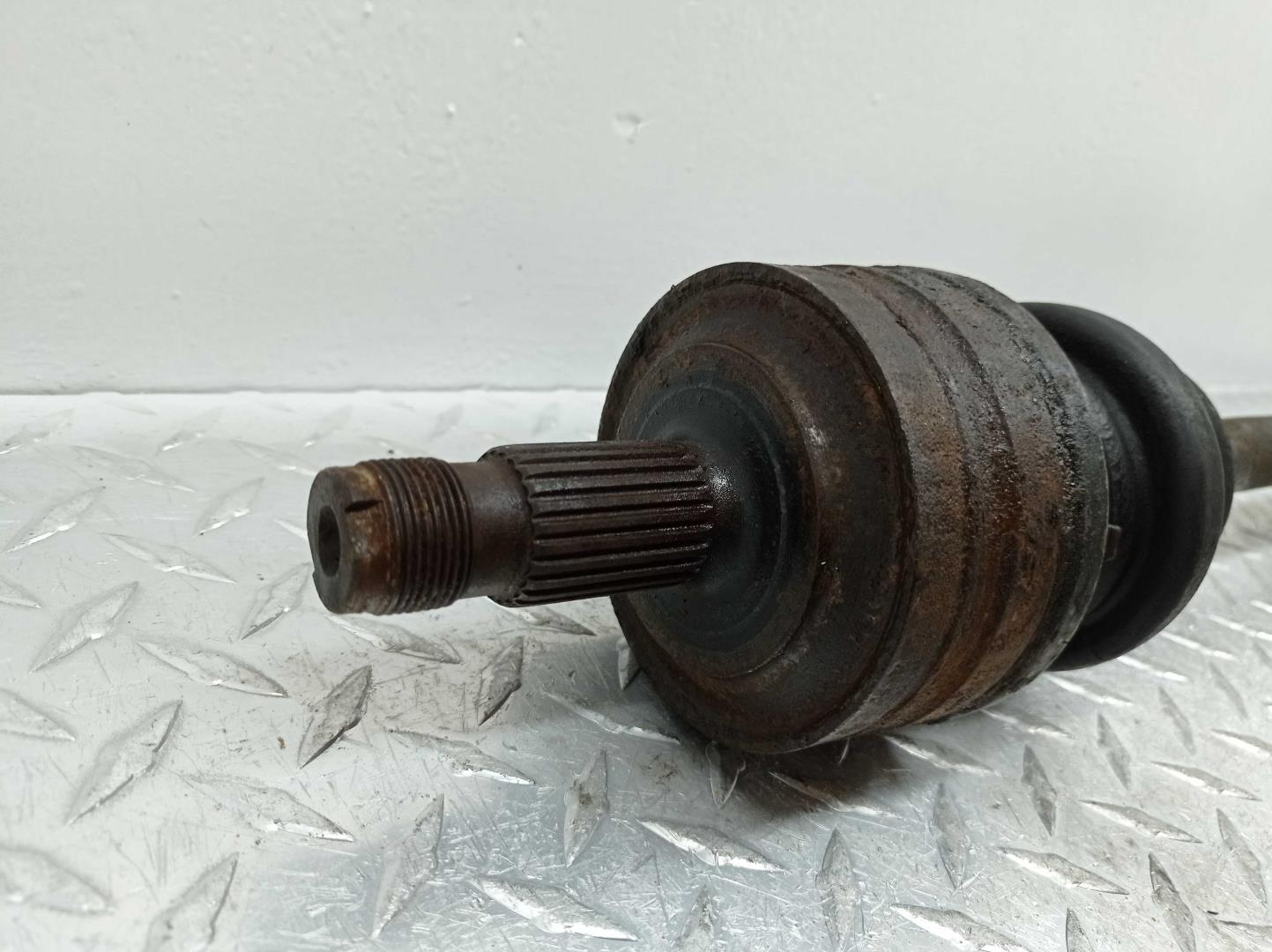 Полуось задняя левая