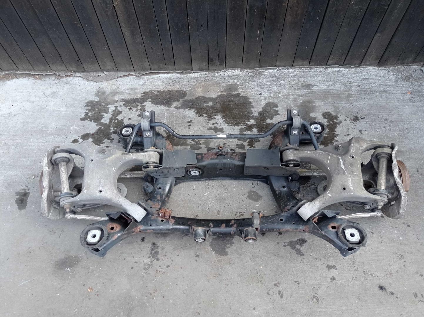 Балка задняя