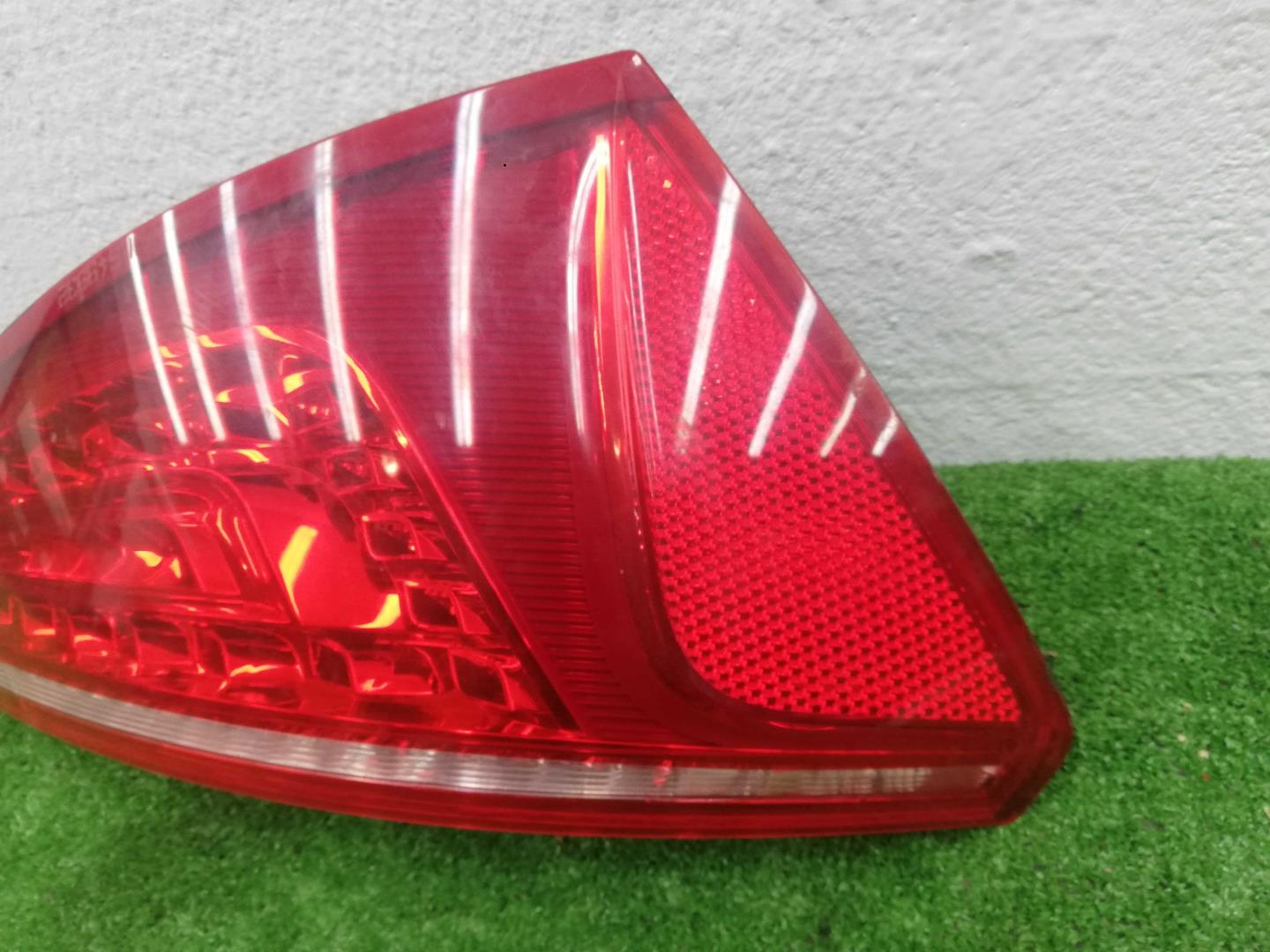 Фонарь задний внутренний левый