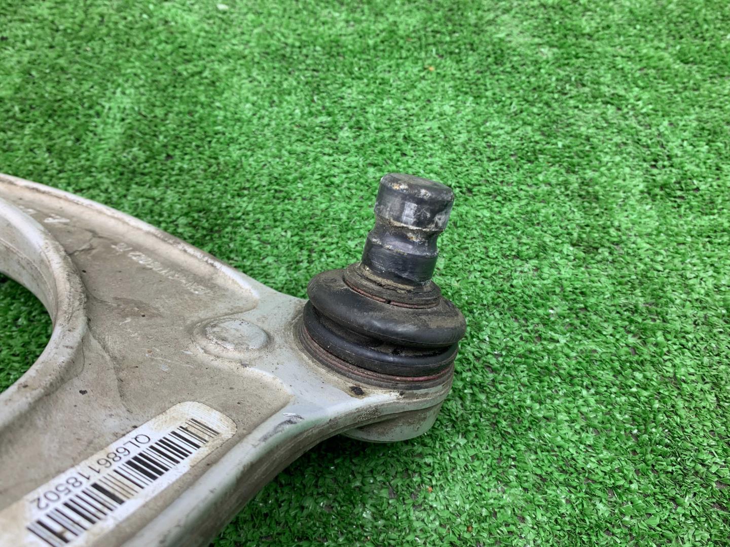 Рычаг передний верхний левый