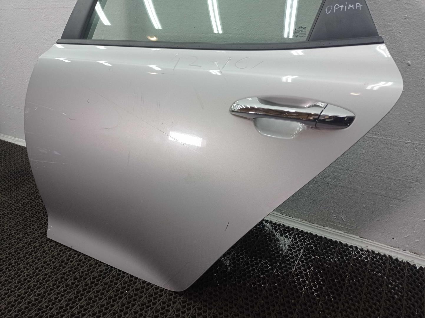 Замок двери задней левой