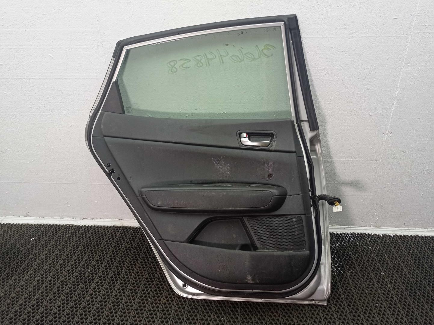 Ограничитель двери