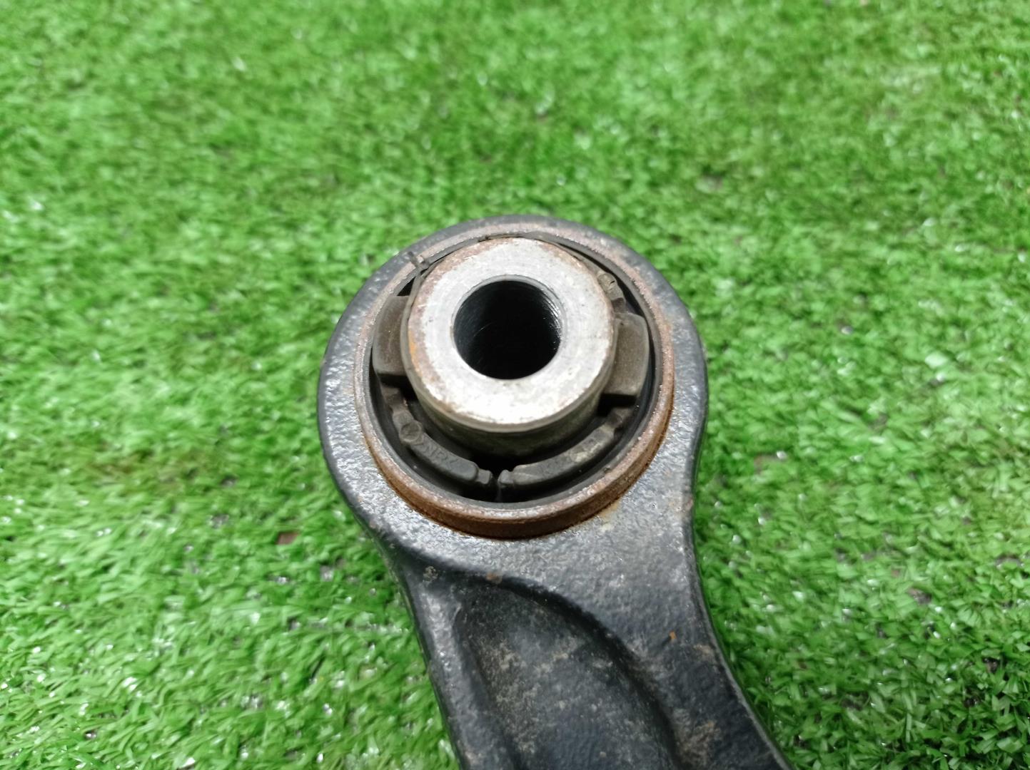 Рычаг задний левый