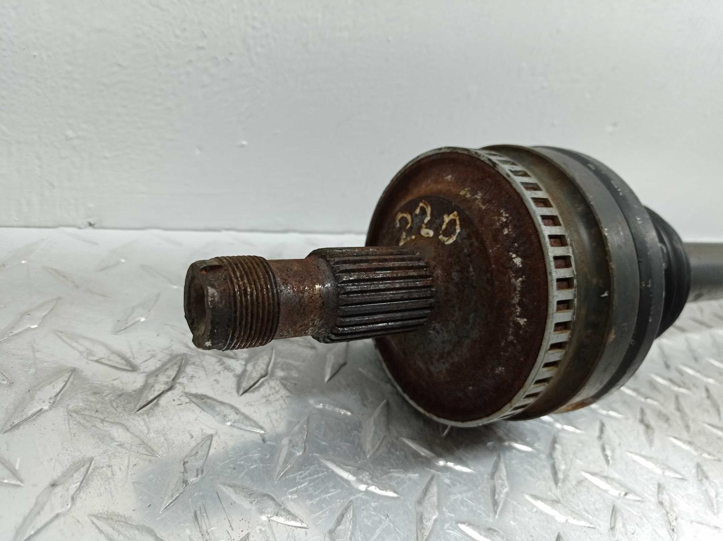 Полуось задняя правая