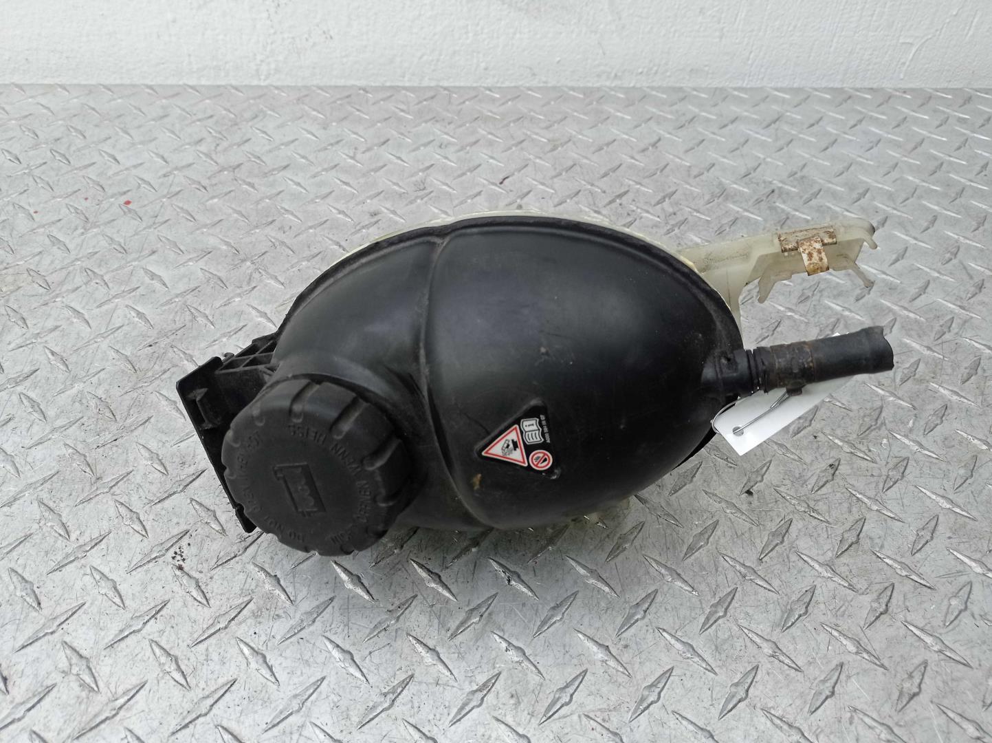 Бачок расширительный