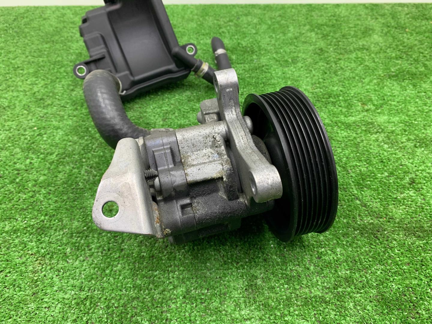 Насос ГУР (гидроусилитель руля)