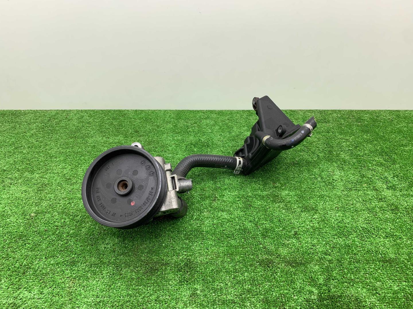 Насос ГУР (гидроусилитель руля)