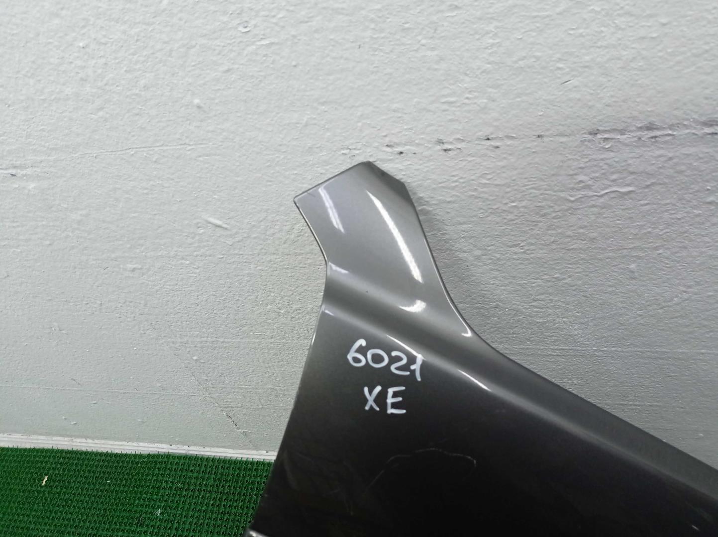 Крыло переднее правое