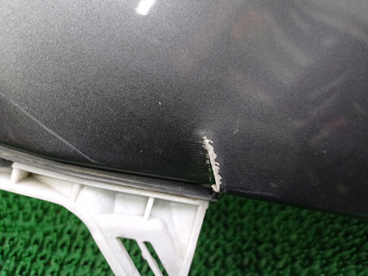 Крыло переднее правое