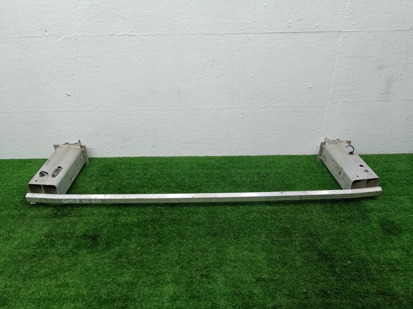 Усилитель переднего бампера