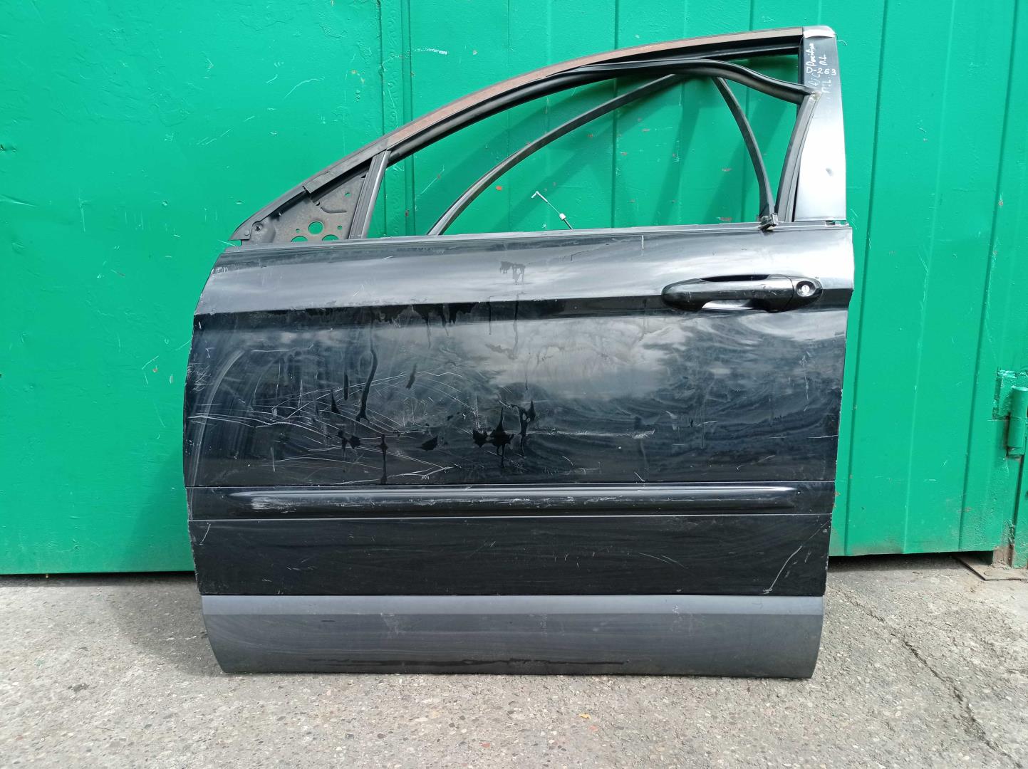 Дверь передняя левая