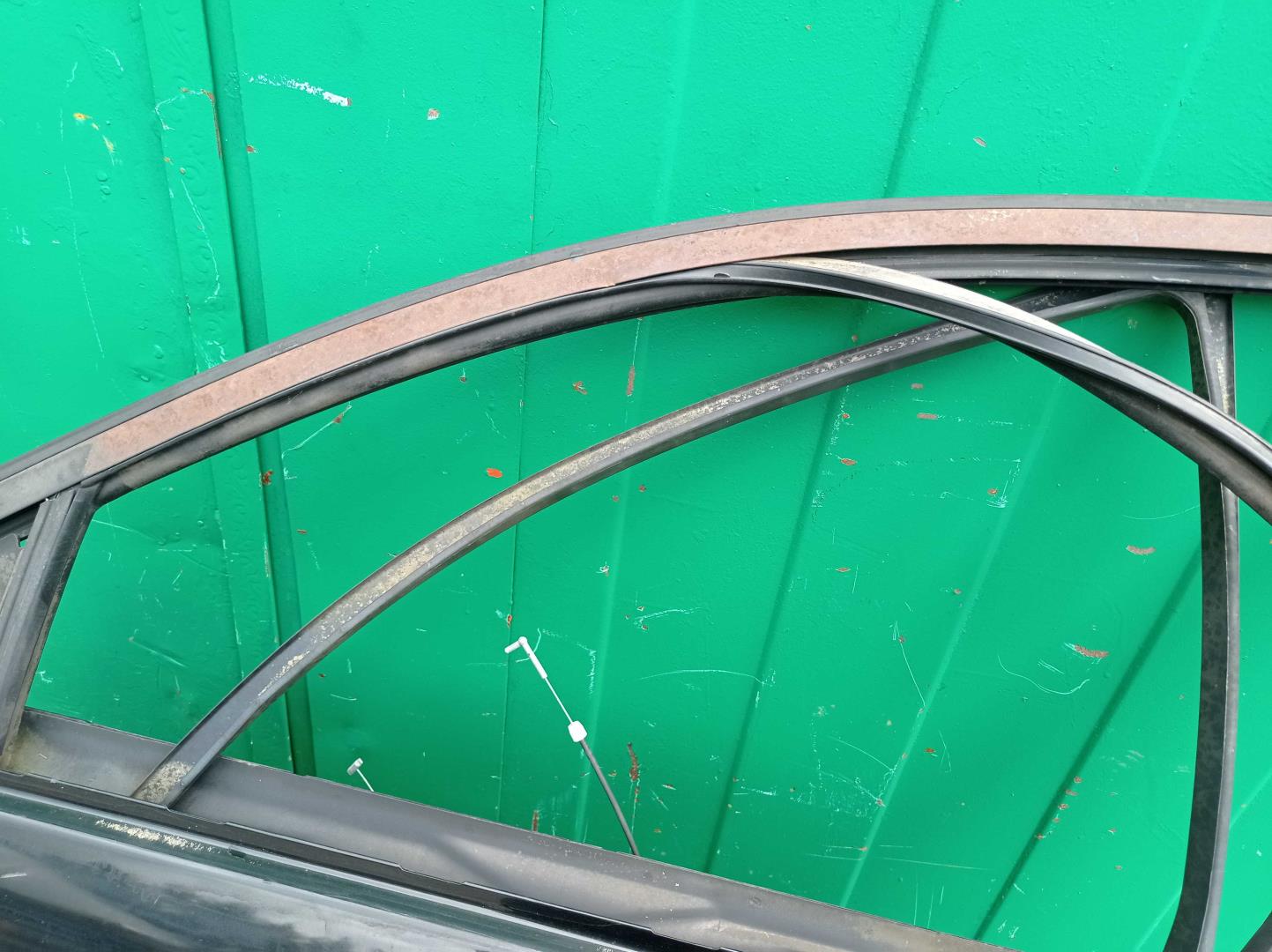 Дверь передняя левая