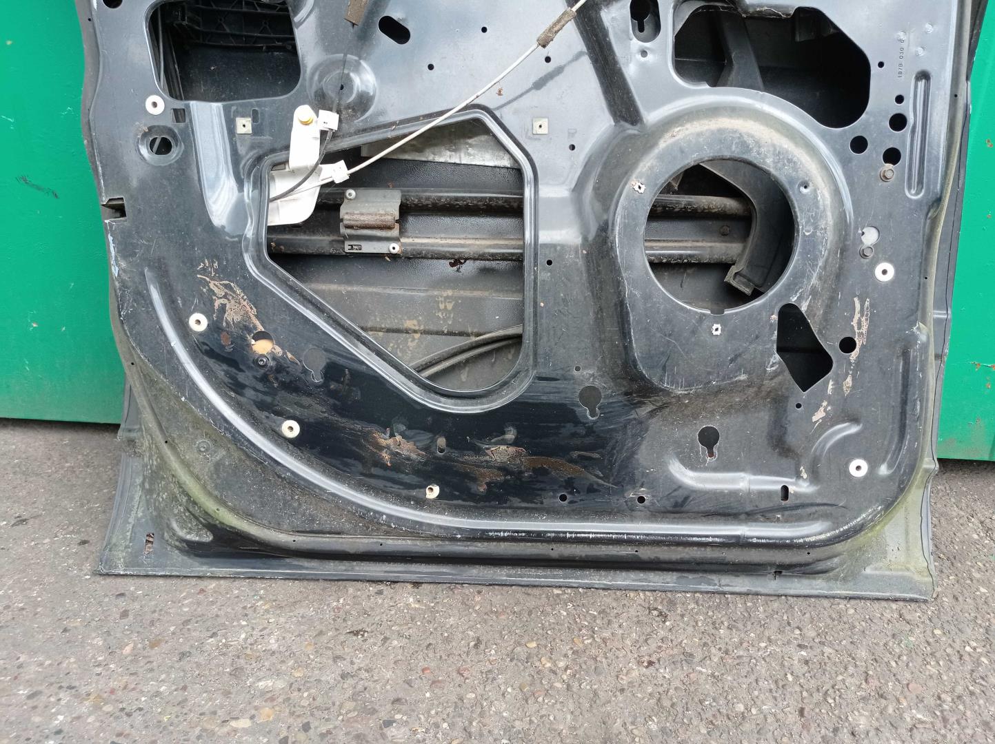 Дверь передняя левая