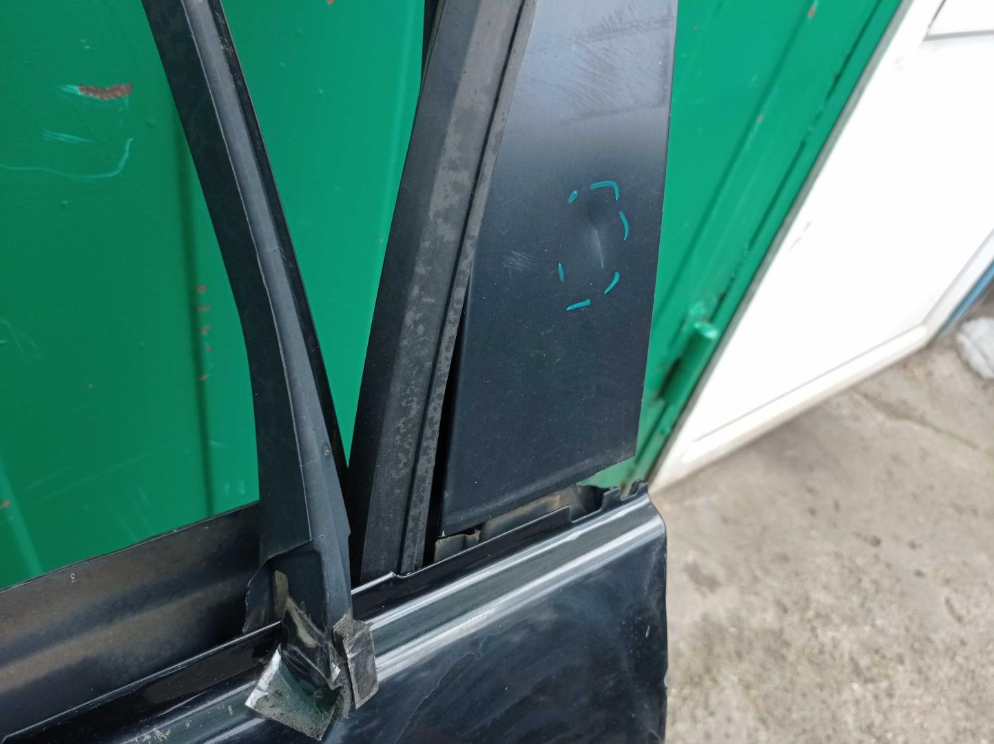 Дверь передняя левая