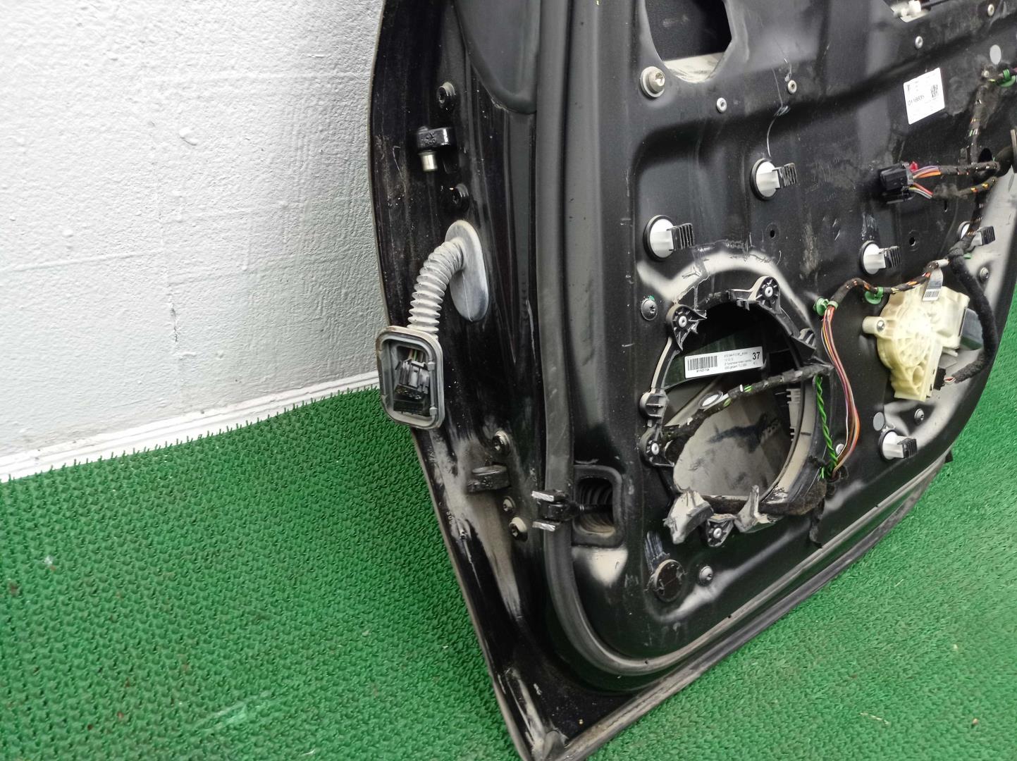 Стеклоподъемник электр. задний правый