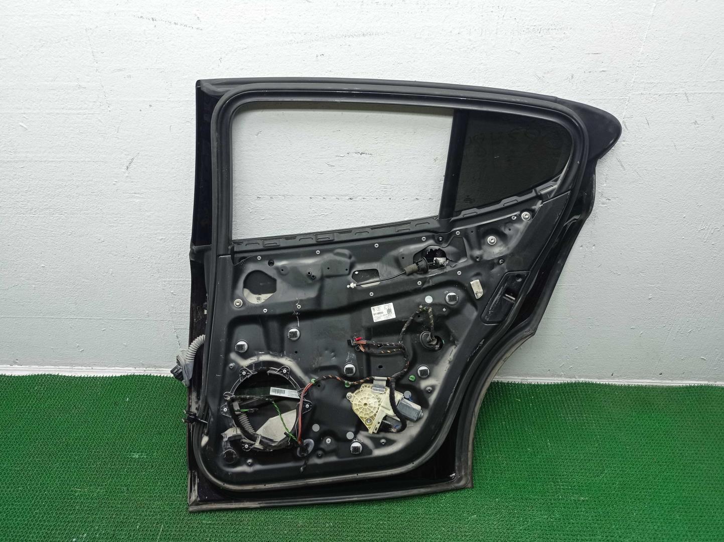 Стеклоподъемник электр. задний правый