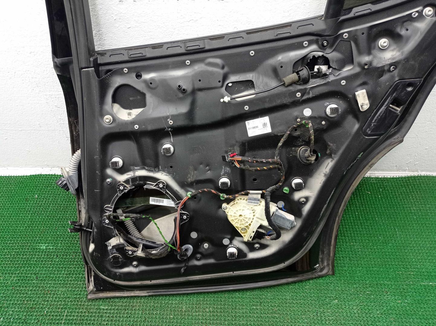 Стеклоподъемник электр. задний правый