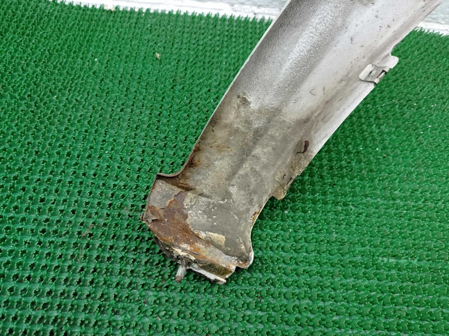 Крыло переднее левое