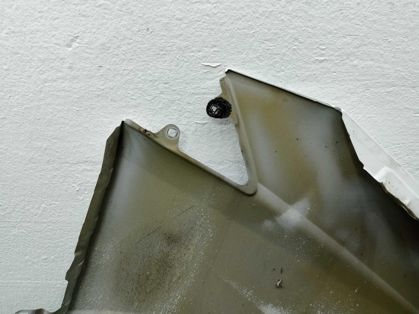 Крыло переднее левое