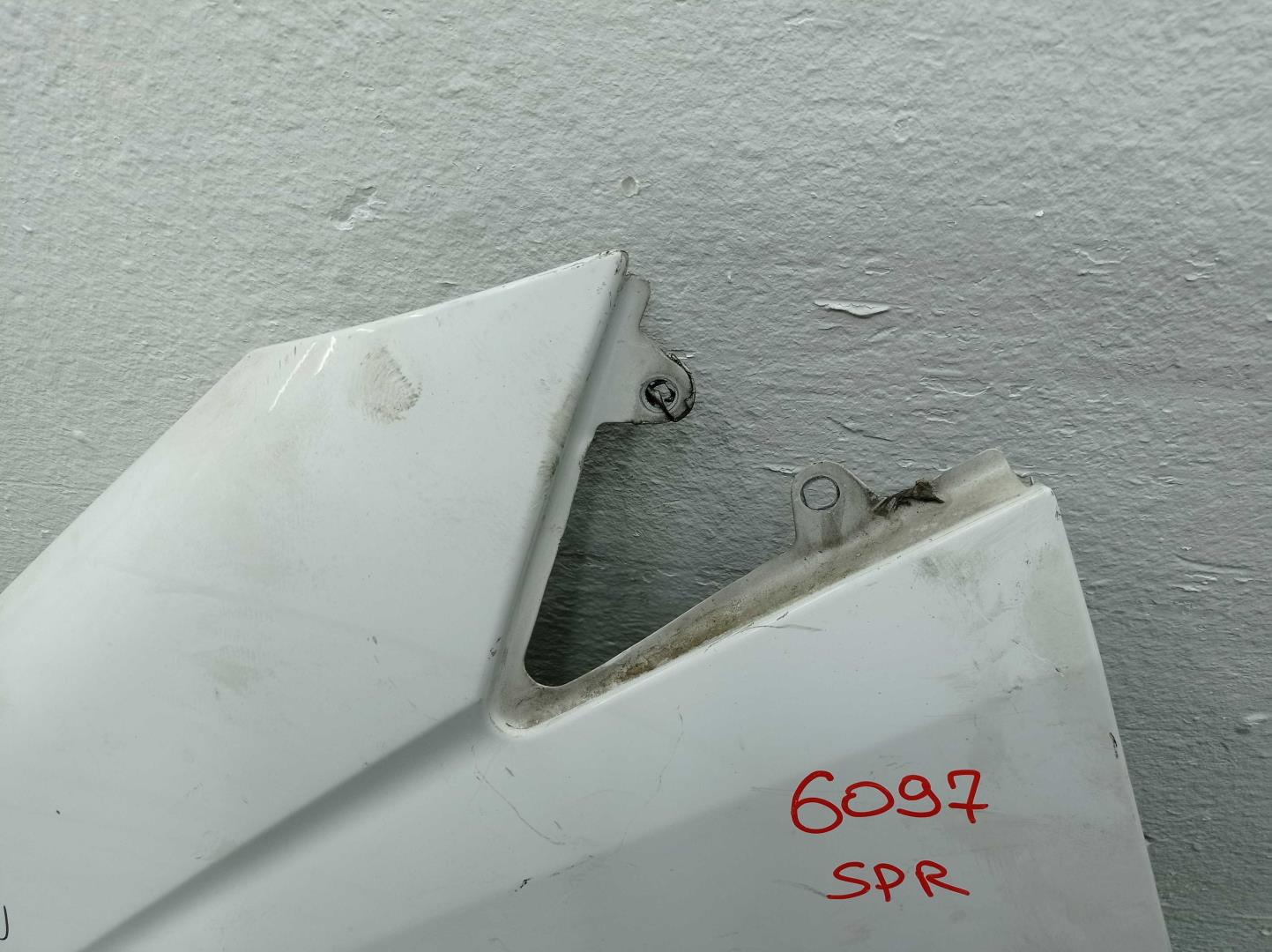 Крыло переднее левое