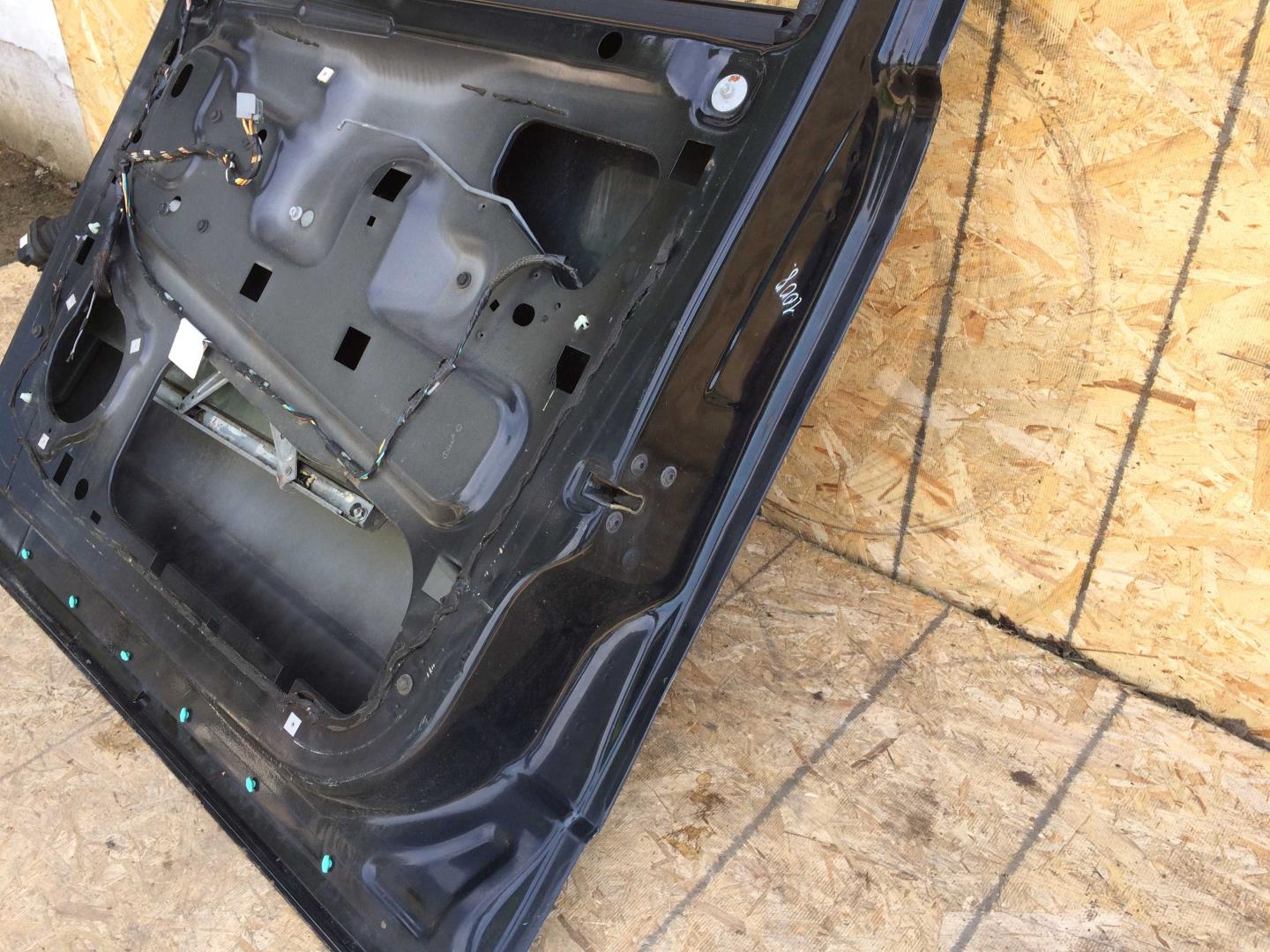 Дверь передняя правая