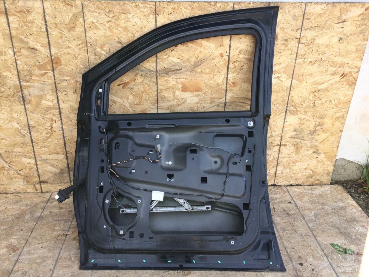 Дверь передняя правая