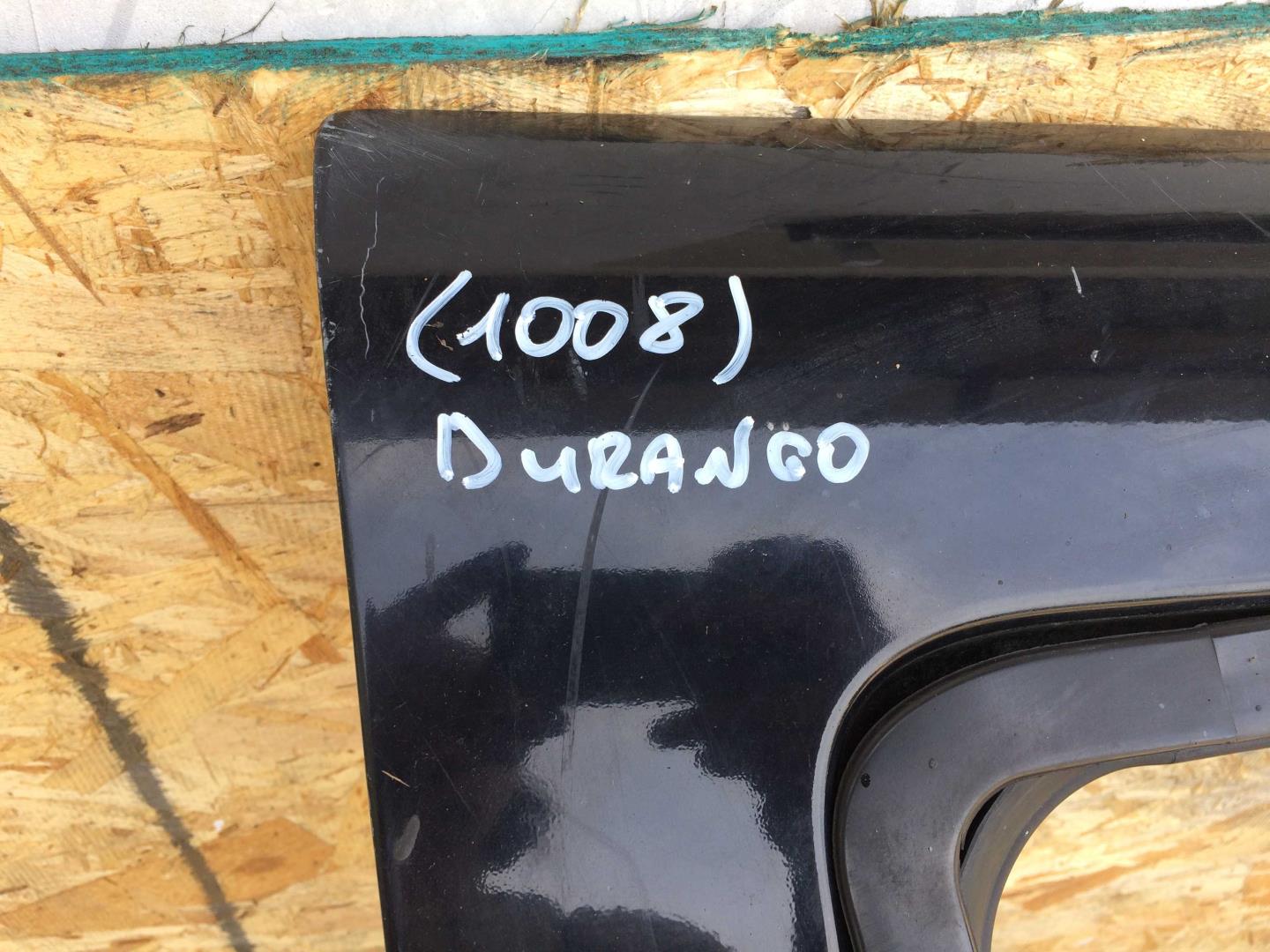 Стекло двери передней правой