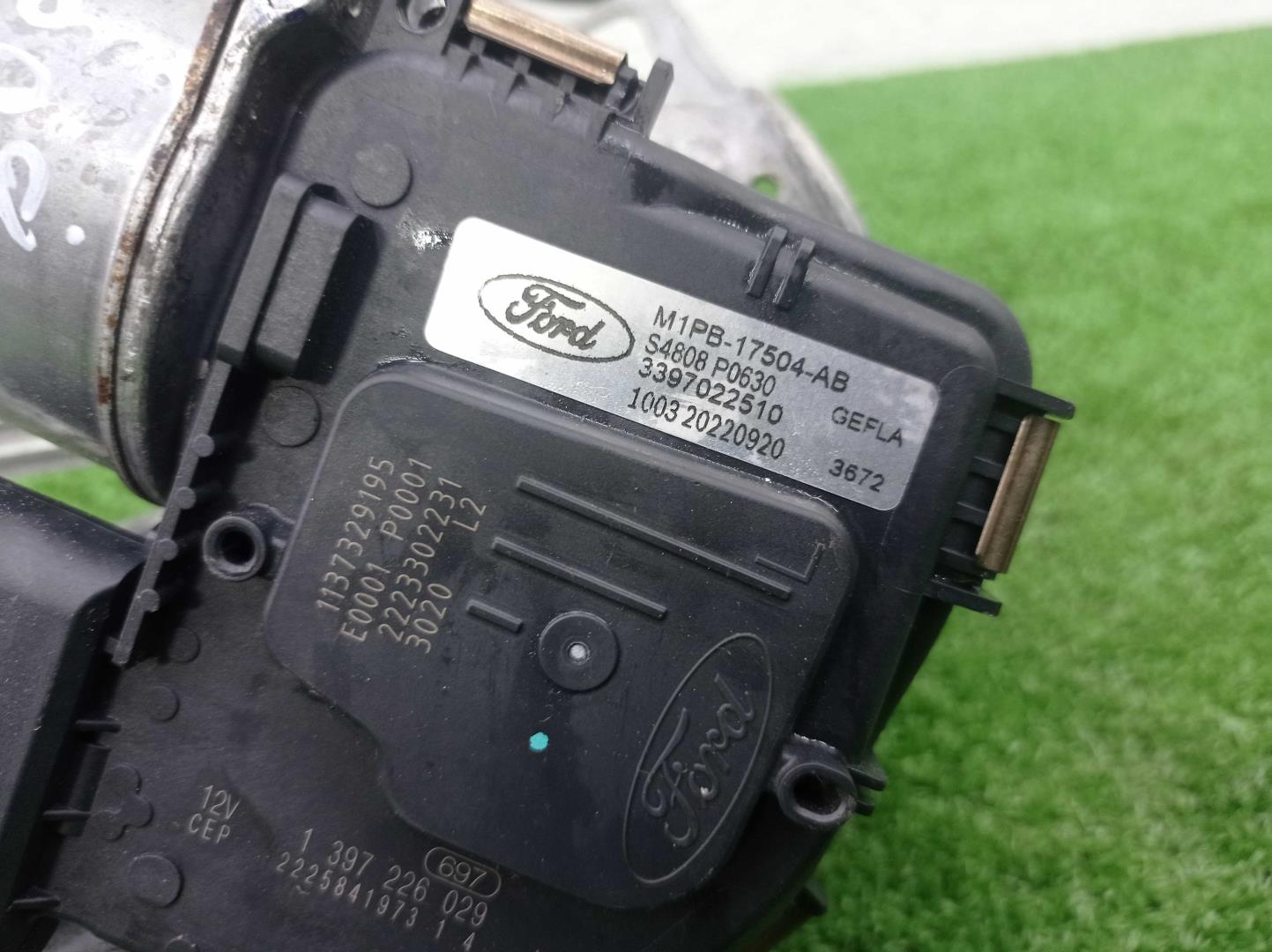 Трапеция стеклоочистителей