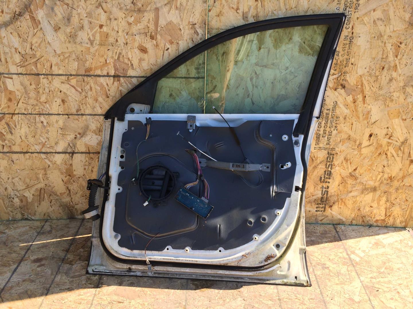 Дверь передняя правая