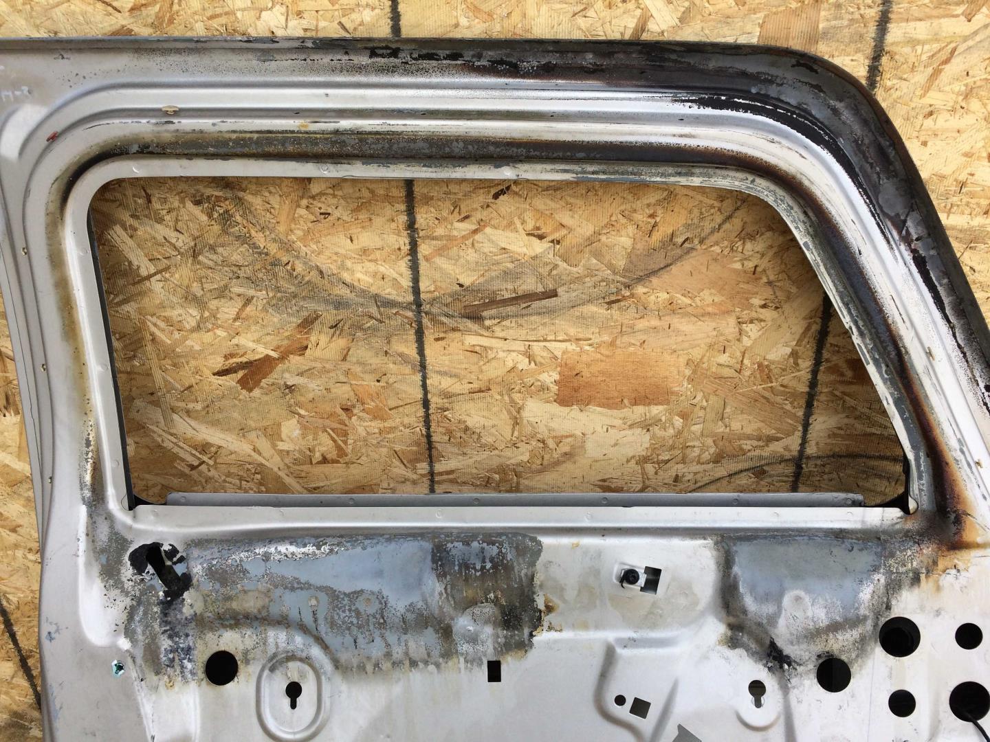 Дверь передняя левая