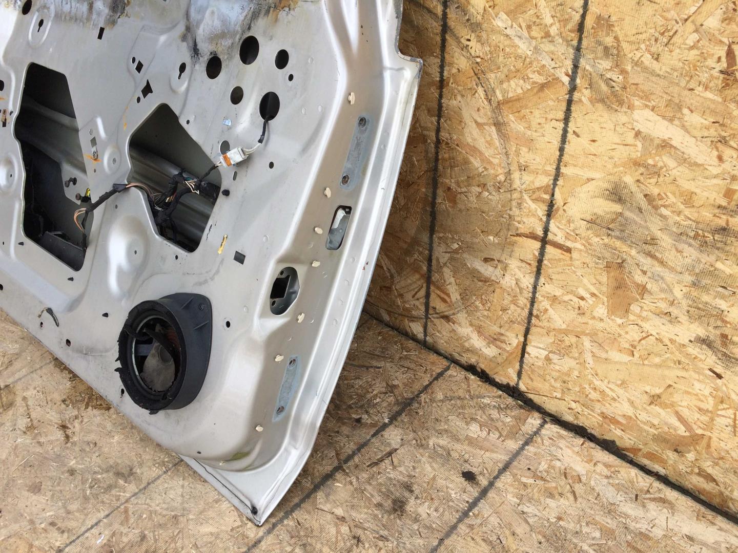 Дверь передняя левая