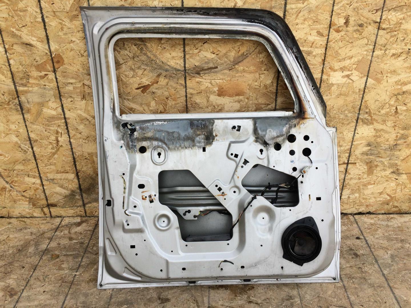 Дверь передняя левая