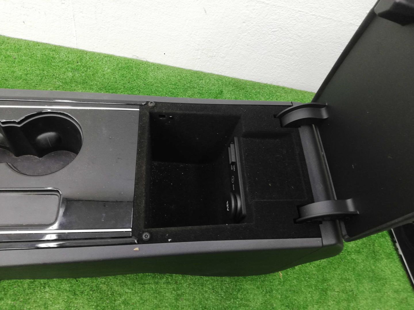 Подлокотник