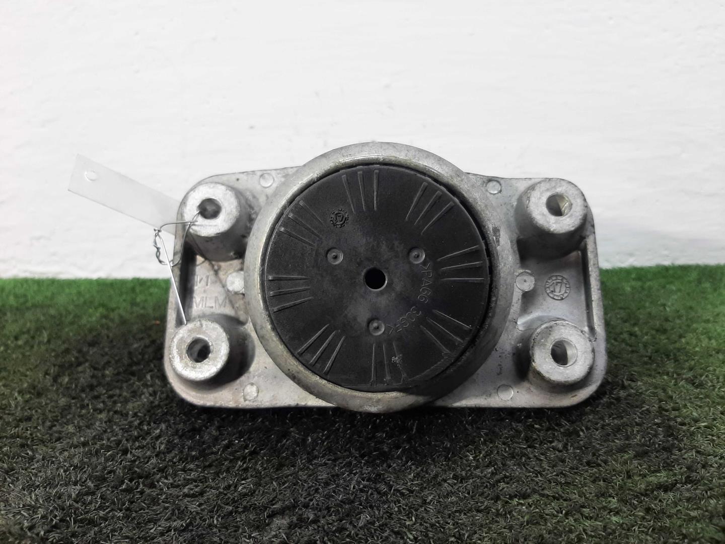 Опора двигателя