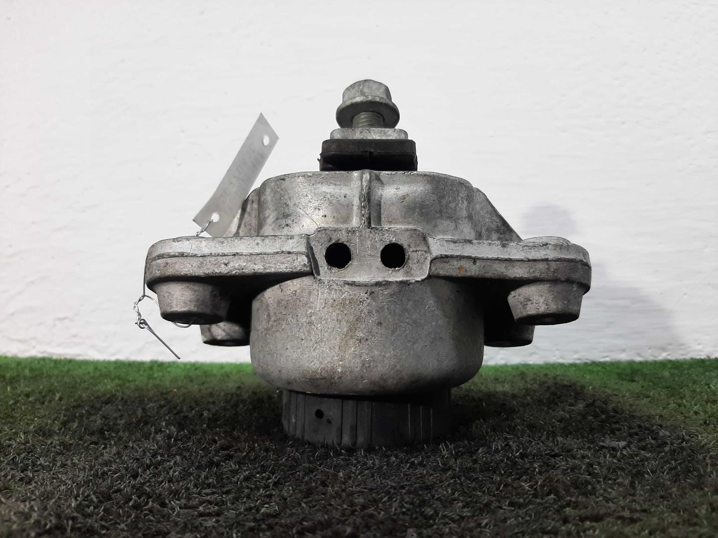 Опора двигателя