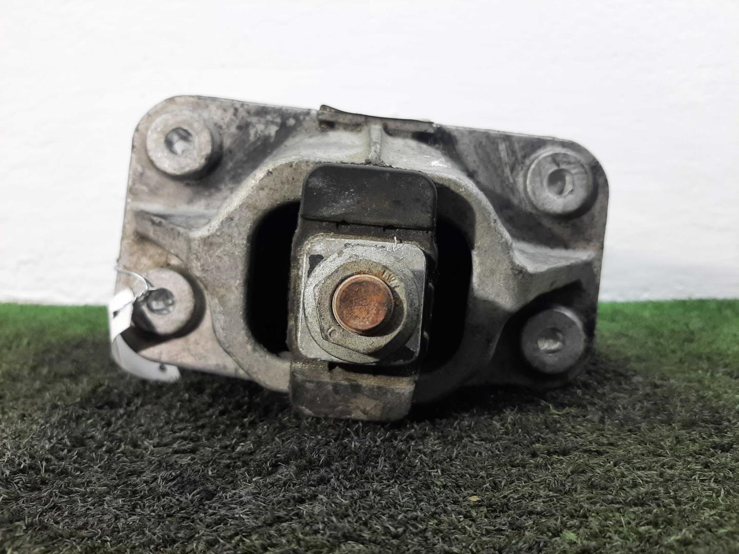 Опора двигателя