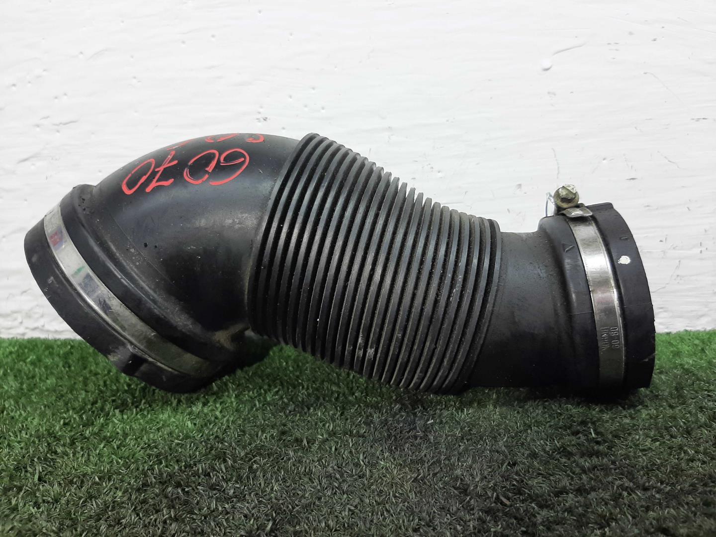 Патрубок воздушного фильтра