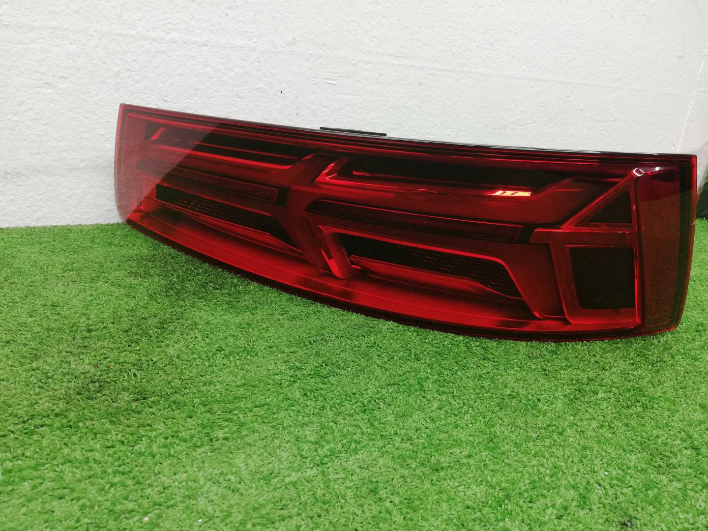 Фонарь задний внутренний левый