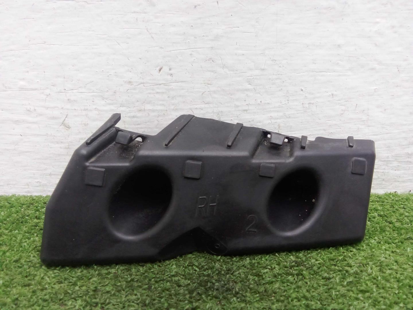 Кронштейн заднего бампера