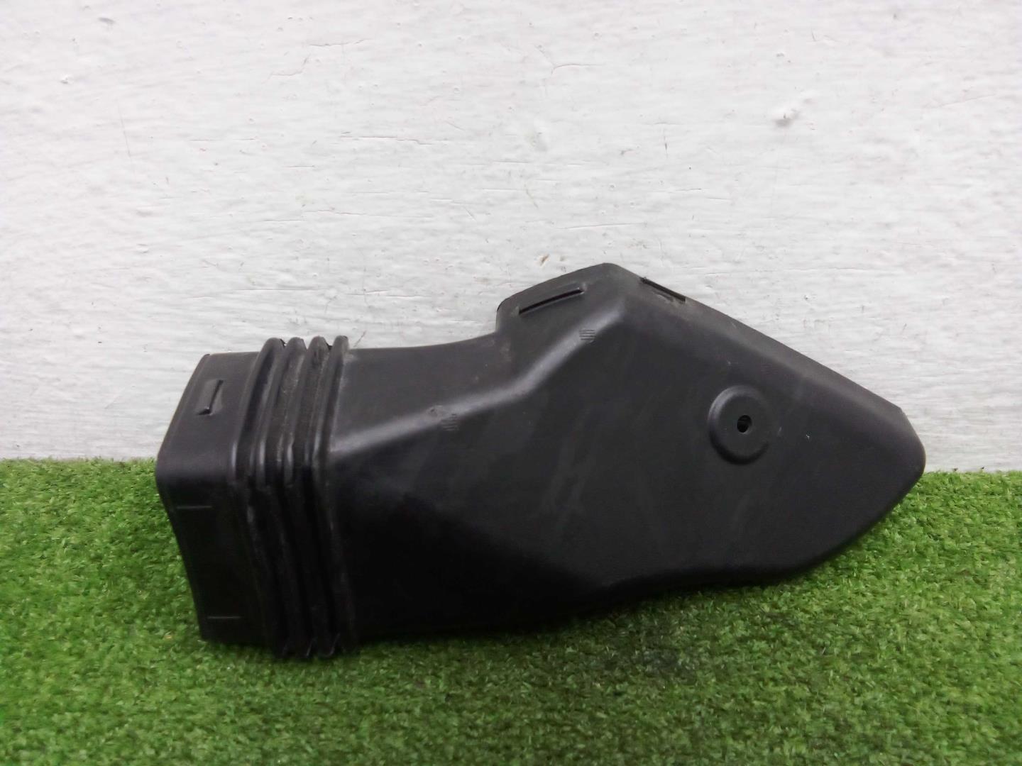 Патрубок воздушного фильтра