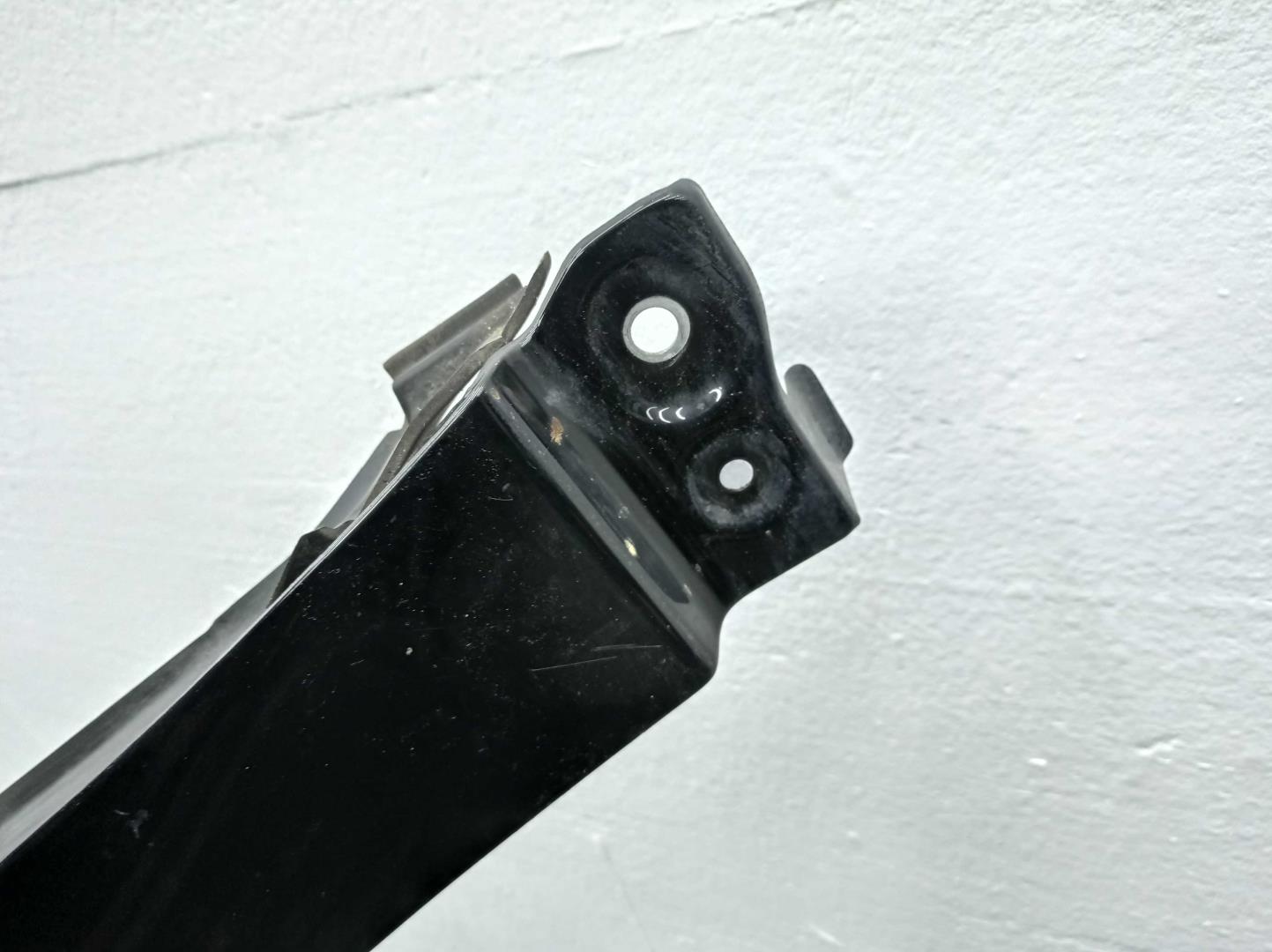 Крыло переднее левое