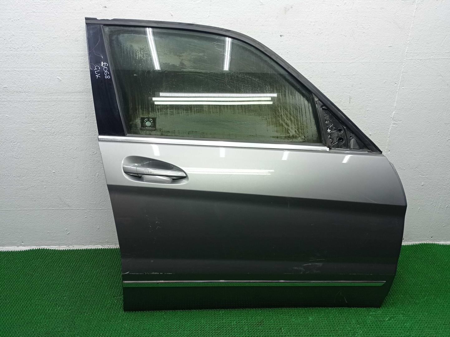 Замок двери передней правой