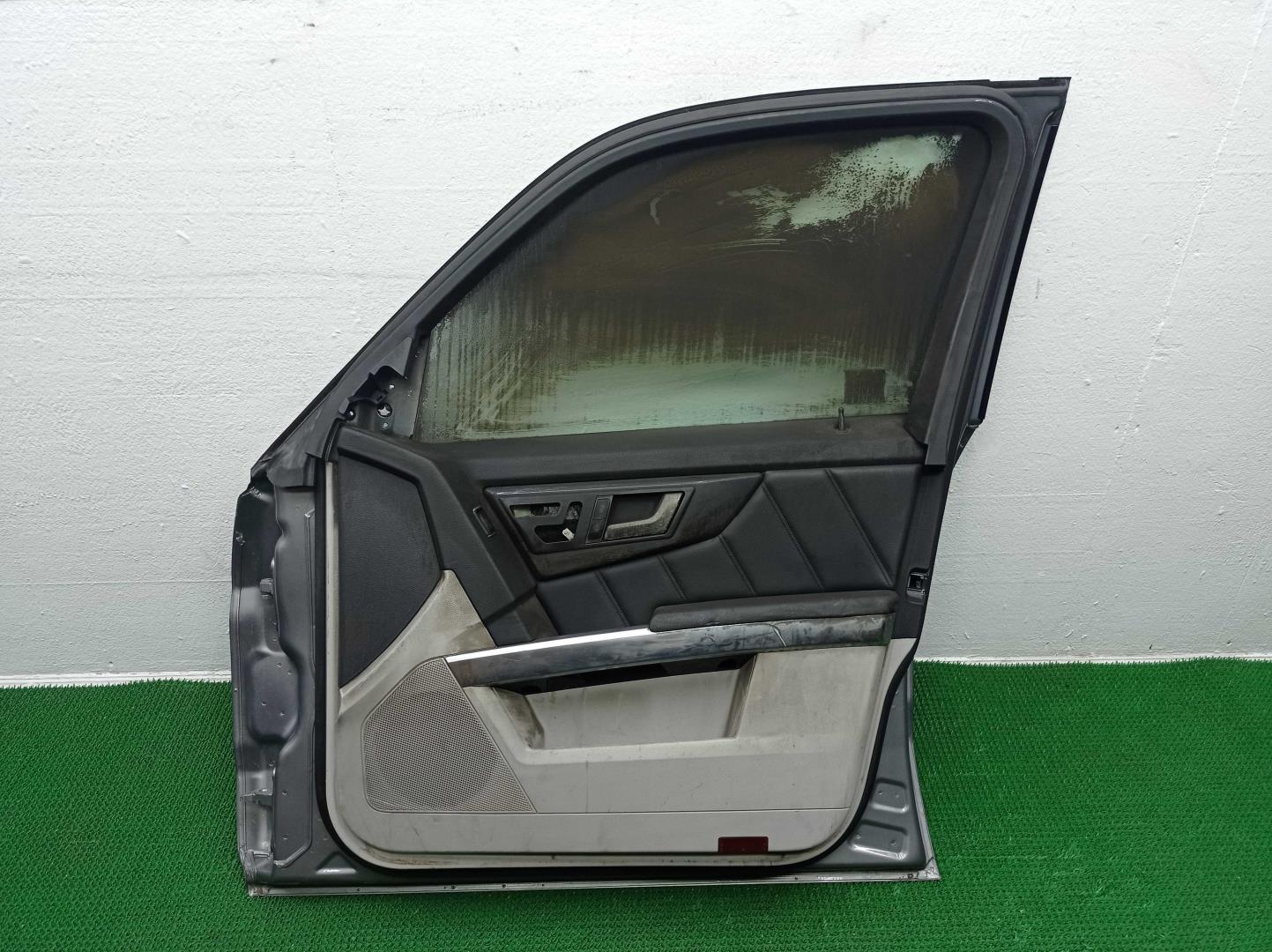 Замок двери передней правой