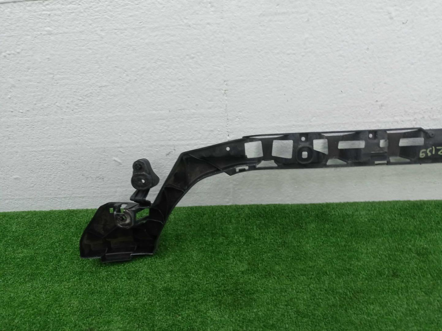 Кронштейн заднего бампера