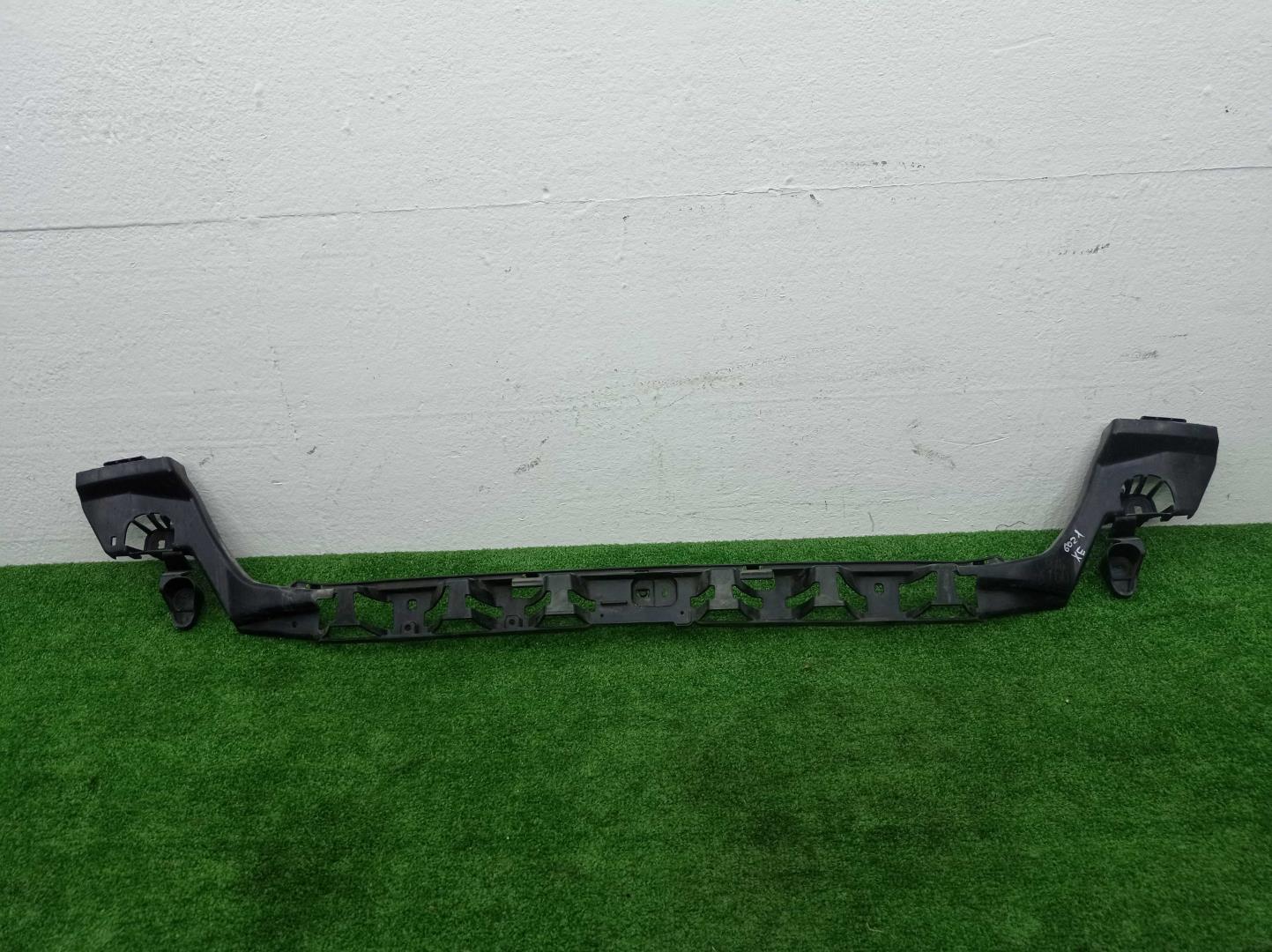 Кронштейн заднего бампера