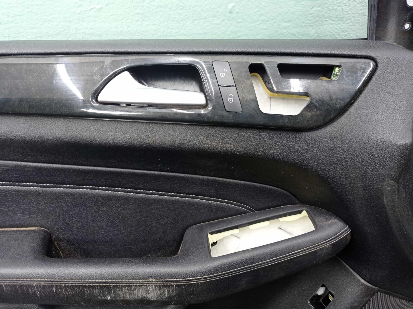 Дверь передняя левая