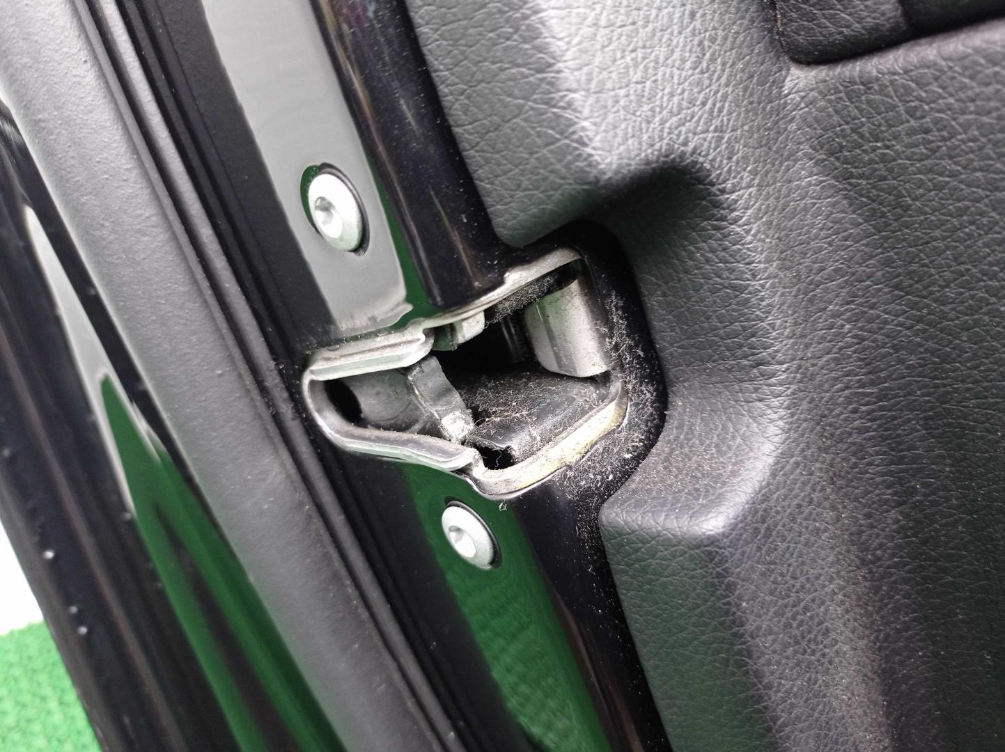 Дверь передняя левая